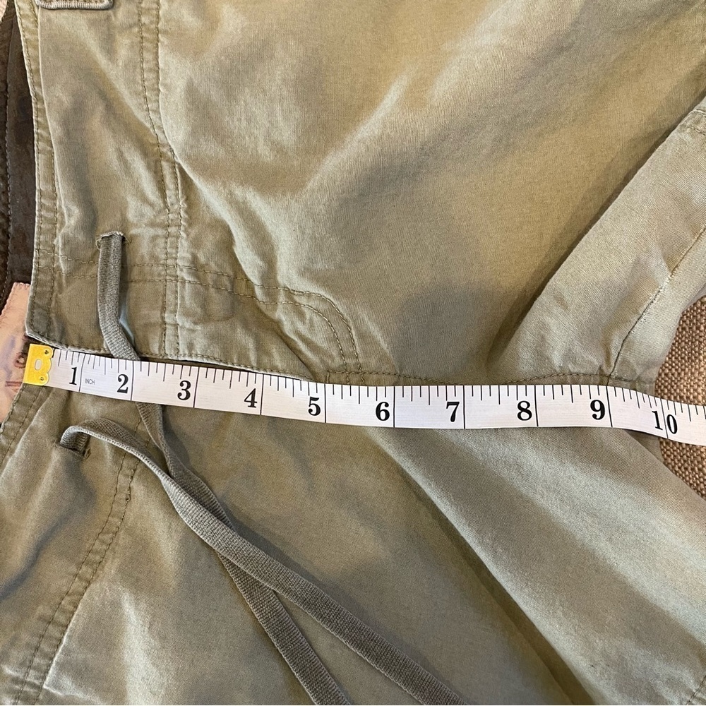 Abercrombie & Fitch Womens Pants Size S Green Low Rise Cargo Cropped Pants - Picture 15 of 16